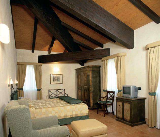 Hotel La Cantina Medolla Экстерьер фото
